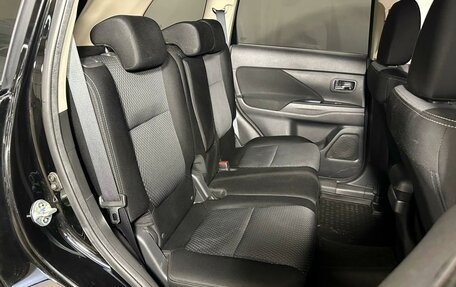 Mitsubishi Outlander III рестайлинг 3, 2017 год, 1 875 600 рублей, 7 фотография