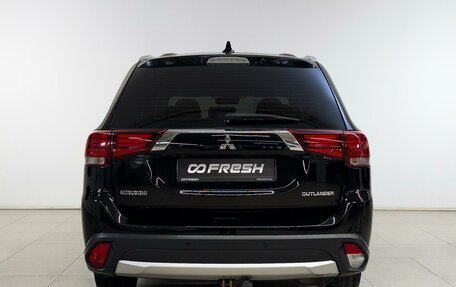 Mitsubishi Outlander III рестайлинг 3, 2017 год, 1 875 600 рублей, 4 фотография