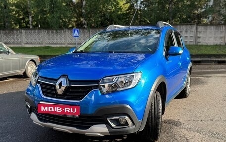 Renault Sandero II рестайлинг, 2022 год, 1 299 000 рублей, 2 фотография