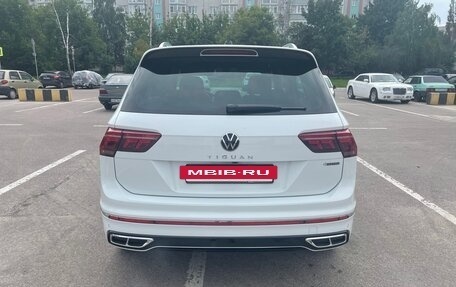 Volkswagen Tiguan II, 2021 год, 4 300 000 рублей, 3 фотография