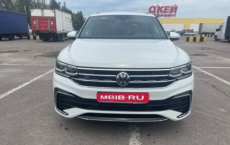 Volkswagen Tiguan II, 2021 год, 4 300 000 рублей, 6 фотография