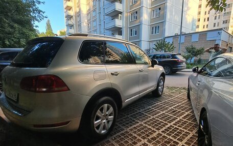 Volkswagen Touareg III, 2010 год, 1 600 000 рублей, 7 фотография