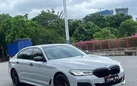 BMW 5 серия, 2021 год, 3 280 000 рублей, 3 фотография