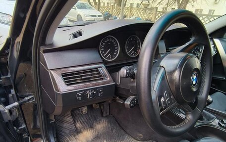 BMW 5 серия, 2004 год, 750 000 рублей, 3 фотография