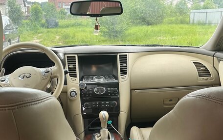 Infiniti QX70, 2014 год, 1 750 000 рублей, 9 фотография
