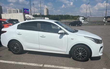 KIA Rio IV, 2019 год, 990 000 рублей, 3 фотография