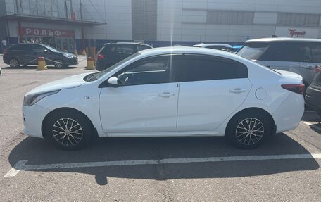 KIA Rio IV, 2019 год, 990 000 рублей, 2 фотография
