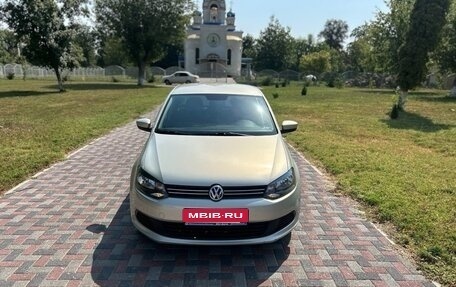 Volkswagen Polo VI (EU Market), 2011 год, 870 000 рублей, 1 фотография