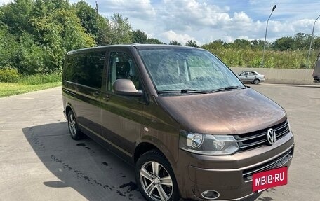 Volkswagen Multivan T5, 2010 год, 2 000 000 рублей, 2 фотография