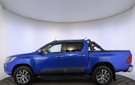 Toyota Hilux VIII, 2018 год, 3 000 000 рублей, 8 фотография