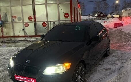 BMW 3 серия, 2011 год, 1 050 000 рублей, 3 фотография