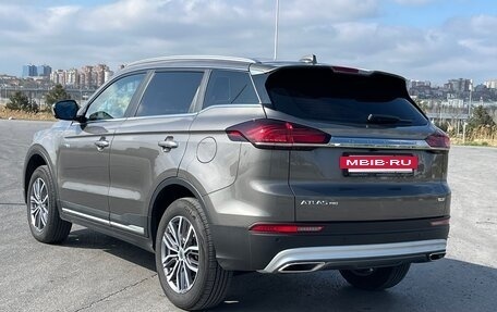 Geely Atlas, 2023 год, 2 800 000 рублей, 5 фотография