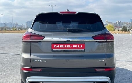Geely Atlas, 2023 год, 2 800 000 рублей, 6 фотография