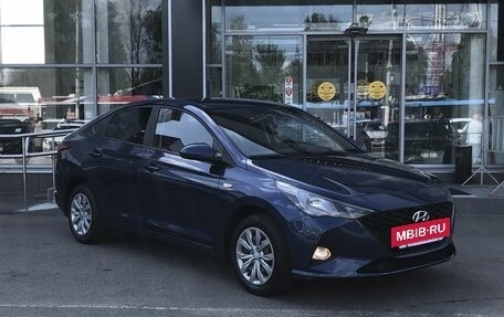 Hyundai Solaris II рестайлинг, 2021 год, 1 490 000 рублей, 3 фотография