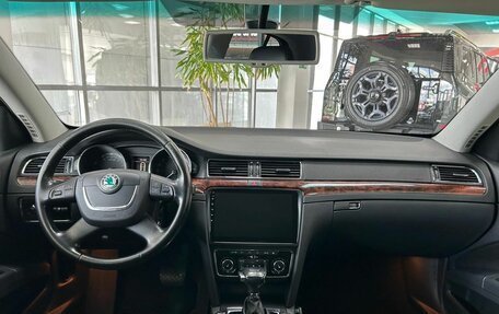 Skoda Superb III рестайлинг, 2012 год, 999 000 рублей, 13 фотография