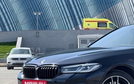 BMW 5 серия, 2021 год, 5 300 000 рублей, 2 фотография