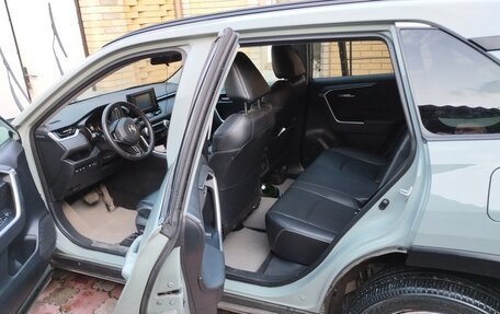 Toyota RAV4, 2019 год, 3 799 000 рублей, 9 фотография