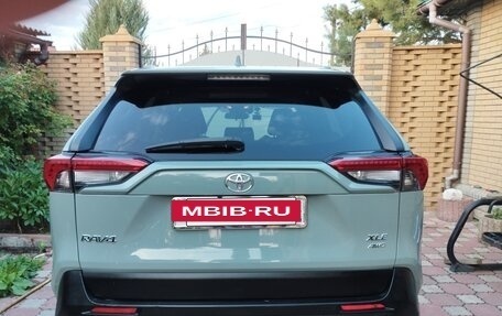 Toyota RAV4, 2019 год, 3 799 000 рублей, 3 фотография