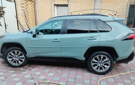 Toyota RAV4, 2019 год, 3 799 000 рублей, 10 фотография