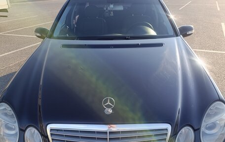 Mercedes-Benz E-Класс, 2004 год, 800 000 рублей, 3 фотография