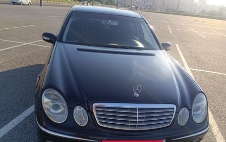 Mercedes-Benz E-Класс, 2004 год, 800 000 рублей, 2 фотография