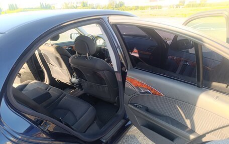 Mercedes-Benz E-Класс, 2004 год, 800 000 рублей, 8 фотография