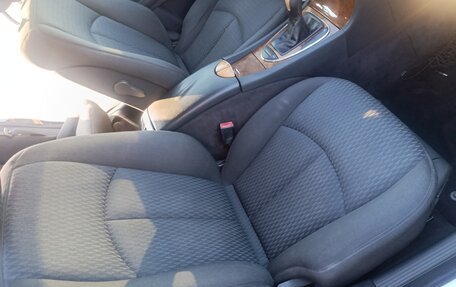 Mercedes-Benz E-Класс, 2004 год, 800 000 рублей, 11 фотография
