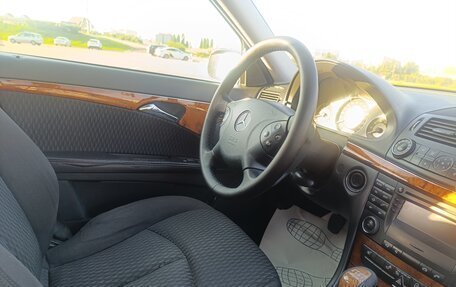 Mercedes-Benz E-Класс, 2004 год, 800 000 рублей, 12 фотография