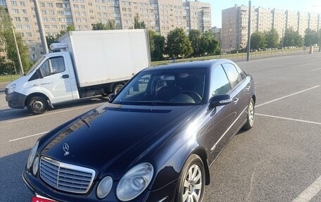 Mercedes-Benz E-Класс, 2004 год, 800 000 рублей, 4 фотография