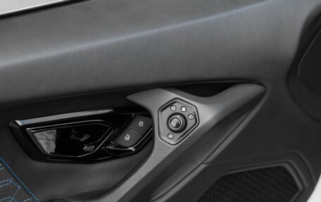 Lamborghini Huracán, 2020 год, 20 500 000 рублей, 26 фотография