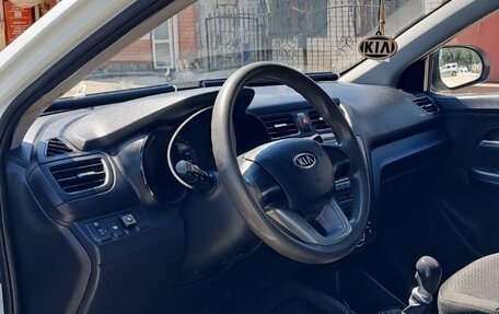 KIA Rio III рестайлинг, 2012 год, 600 000 рублей, 2 фотография