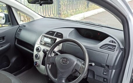 Toyota Ractis I, 2010 год, 620 000 рублей, 11 фотография