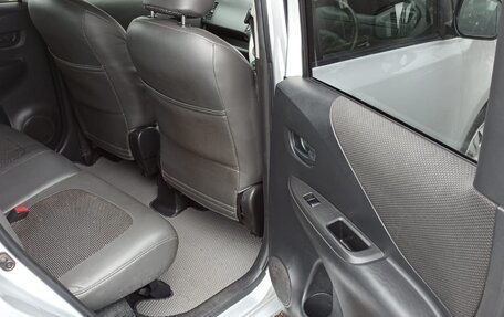 Toyota Ractis I, 2010 год, 620 000 рублей, 12 фотография