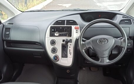Toyota Ractis I, 2010 год, 620 000 рублей, 17 фотография