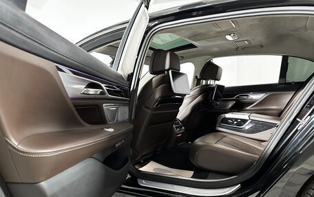 BMW 7 серия, 2017 год, 3 730 000 рублей, 14 фотография
