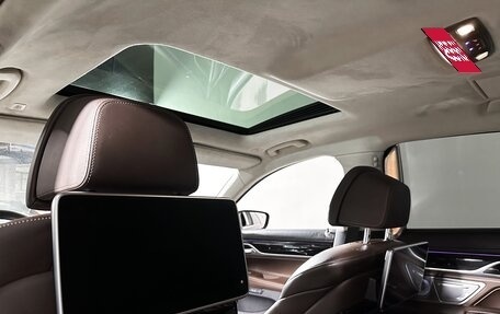 BMW 7 серия, 2017 год, 3 730 000 рублей, 28 фотография