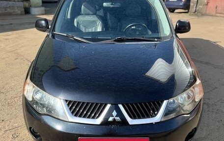 Mitsubishi Outlander III рестайлинг 3, 2008 год, 1 000 000 рублей, 3 фотография