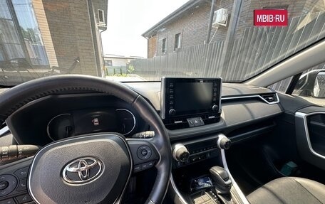 Toyota RAV4, 2020 год, 3 300 000 рублей, 9 фотография