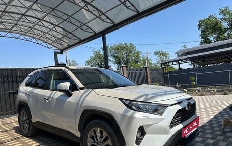 Toyota RAV4, 2020 год, 3 300 000 рублей, 7 фотография