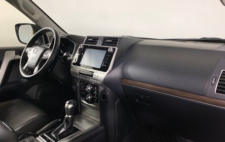 Toyota Land Cruiser Prado 150 рестайлинг 2, 2017 год, 4 830 000 рублей, 13 фотография
