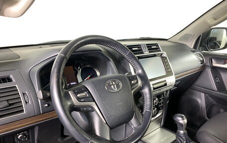 Toyota Land Cruiser Prado 150 рестайлинг 2, 2017 год, 4 830 000 рублей, 11 фотография