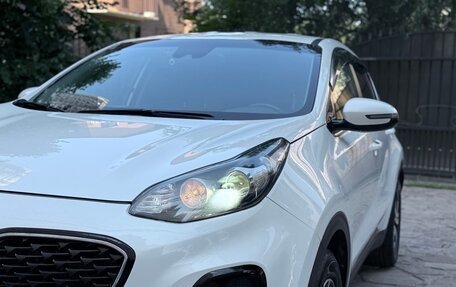 KIA Sportage IV рестайлинг, 2018 год, 1 850 000 рублей, 2 фотография