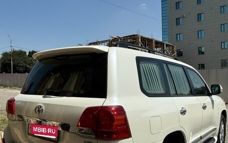 Toyota Land Cruiser 200, 2015 год, 8 650 000 рублей, 3 фотография