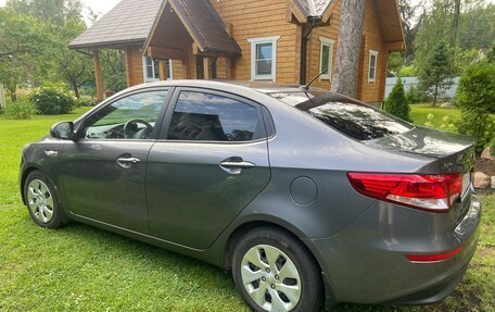 KIA Rio III рестайлинг, 2016 год, 1 100 000 рублей, 23 фотография