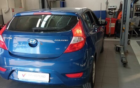 Hyundai Solaris II рестайлинг, 2011 год, 700 000 рублей, 3 фотография