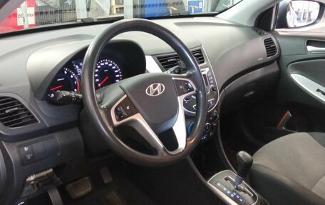 Hyundai Solaris II рестайлинг, 2011 год, 700 000 рублей, 5 фотография