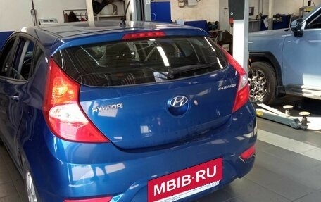Hyundai Solaris II рестайлинг, 2011 год, 700 000 рублей, 4 фотография