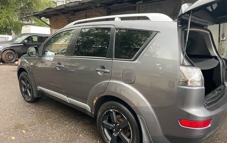 Mitsubishi Outlander III рестайлинг 3, 2008 год, 790 000 рублей, 4 фотография