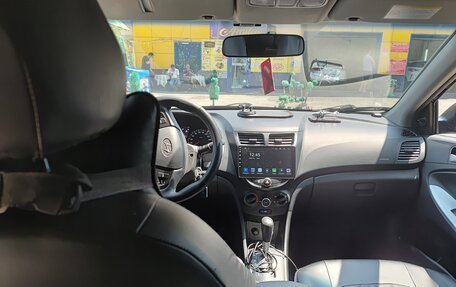 Hyundai Solaris II рестайлинг, 2014 год, 1 000 000 рублей, 5 фотография
