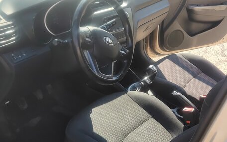 KIA Rio III рестайлинг, 2015 год, 890 000 рублей, 10 фотография